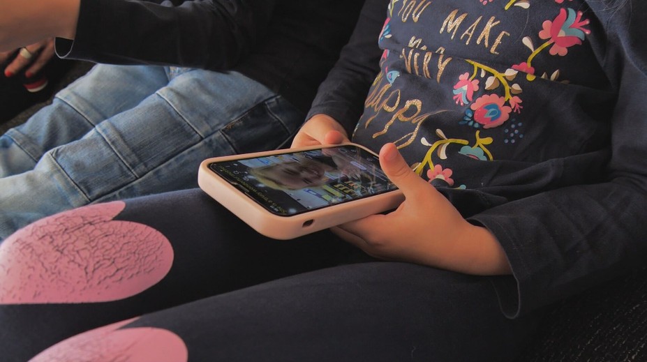 Časový limit a všetko prechádza schválením. Takto slovenskí rodičia krotia deti na internete