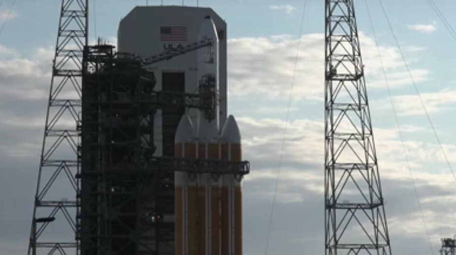 Do vesmíru odštartovala najväčšia raketa na svete