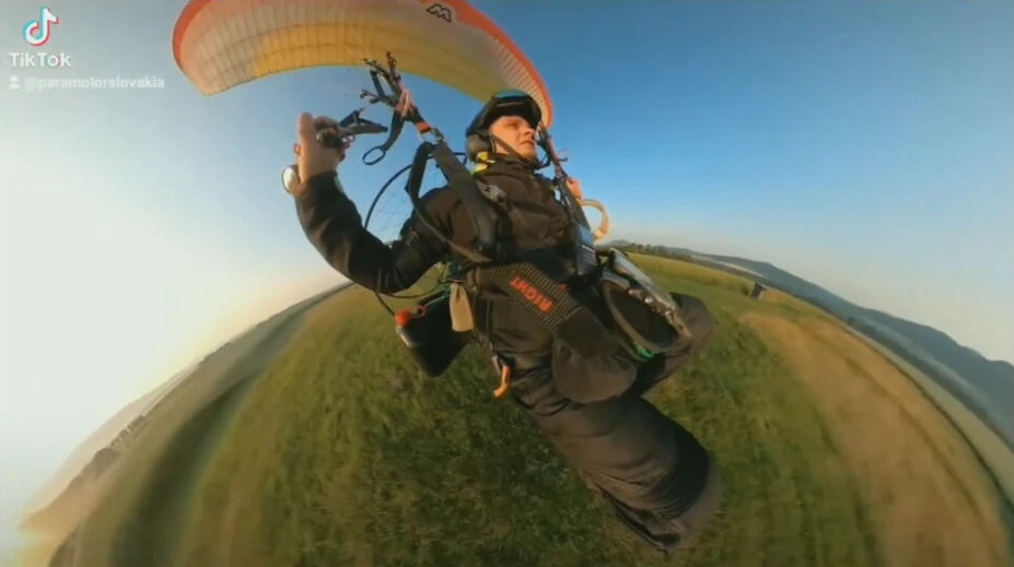 Spadol z 30-metrovej výšky, dnes opäť lieta. Záchranári mu nedávali šancu na zotavenie