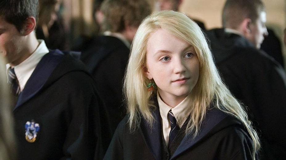 Krásna Luna z Harryho Pottera. Z nežného dievčaťa je poriadna žena