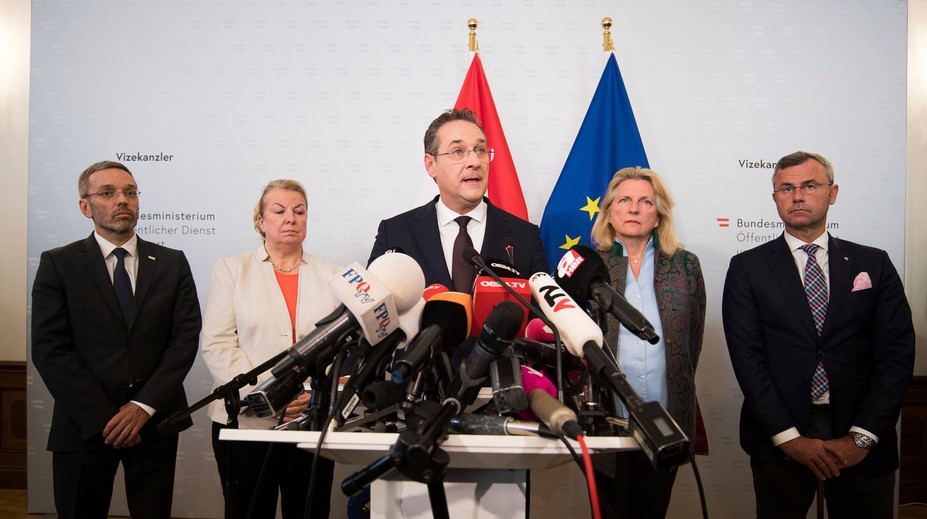 Rezignoval rakúsky vicekancelár. Vládne zákazky vymenil za peniaze od ruskej darkyne