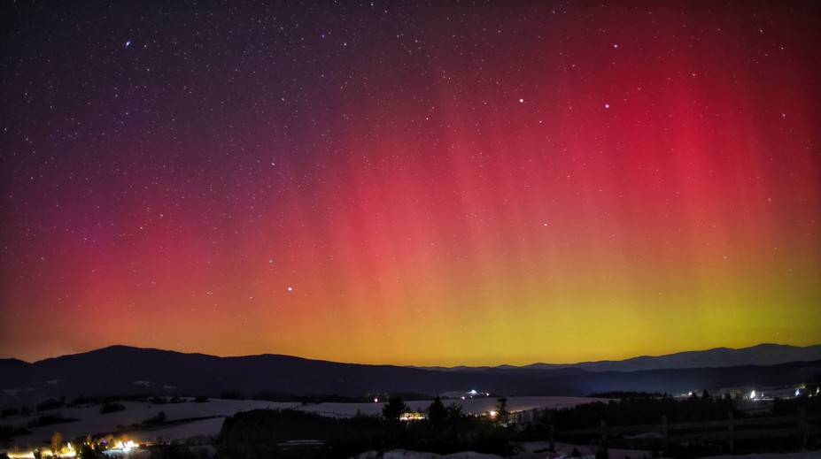 V noci sa oplatí pozerať na oblohu. Na Slovensku je šanca na polárnu žiaru
