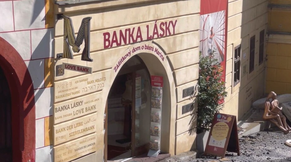 O Banke lásky v Banskej Štiavnici sa dozvedeli milióny ľudí po celom svete. Zviditeľnil ju článok v amerických novinách