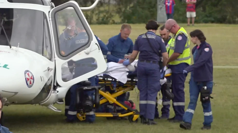 Auto vrazilo do skupiny ragbyových fanúšikov. Hlásia desať zranených