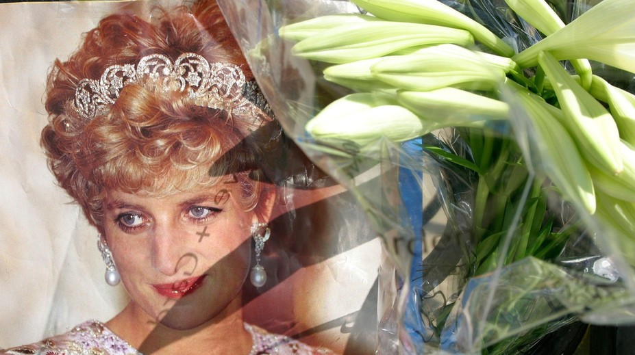 Vreckový televízor aj CD od Kylie Minogue. V Londýne otvorili časovú kapsulu princeznej Diany