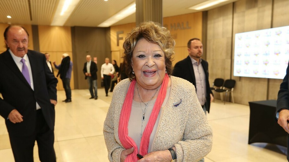 Jiřina Bohdalová v spoločnosti s priateľom. Je to slovenský milionár