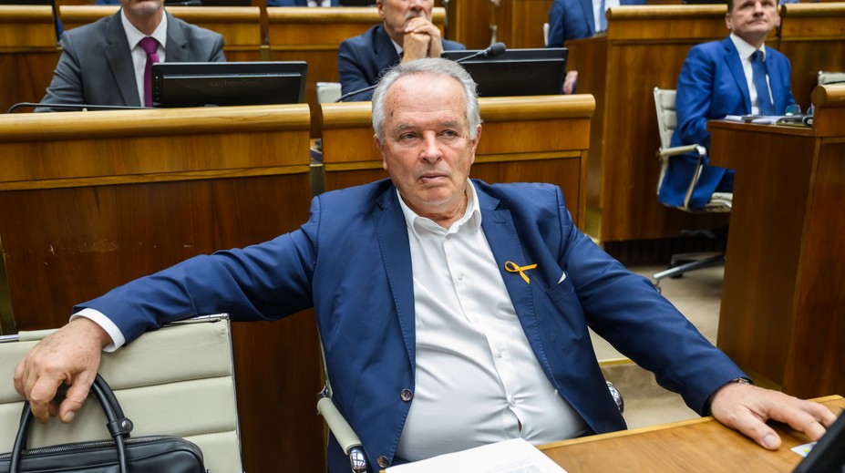 Prezident vymenuje Radačovského a Kmeca za veľvyslancov budúci týždeň. S prvým sa chce ešte rozprávať