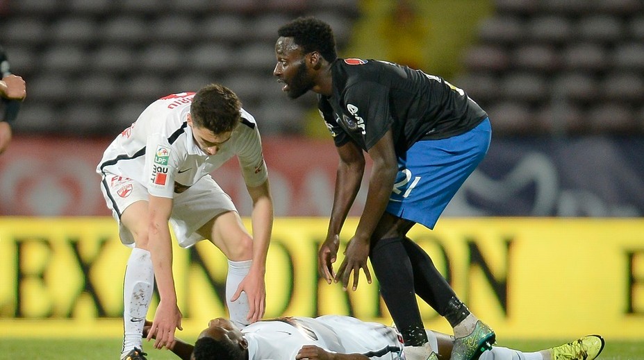 Kamerunský reprezentant (†26) dostal počas zápasu infarkt