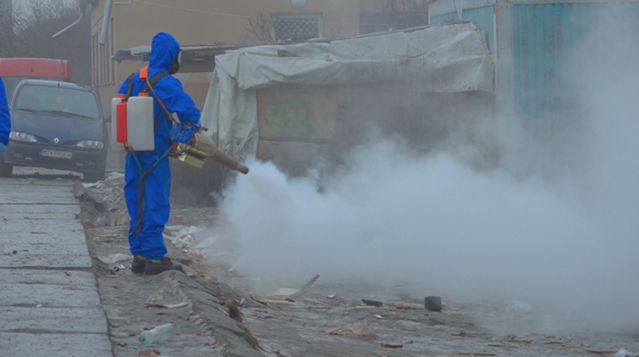Na východe v osadách potvrdili britskú mutáciu, do Bambusiek v Martine zavolali vojakov