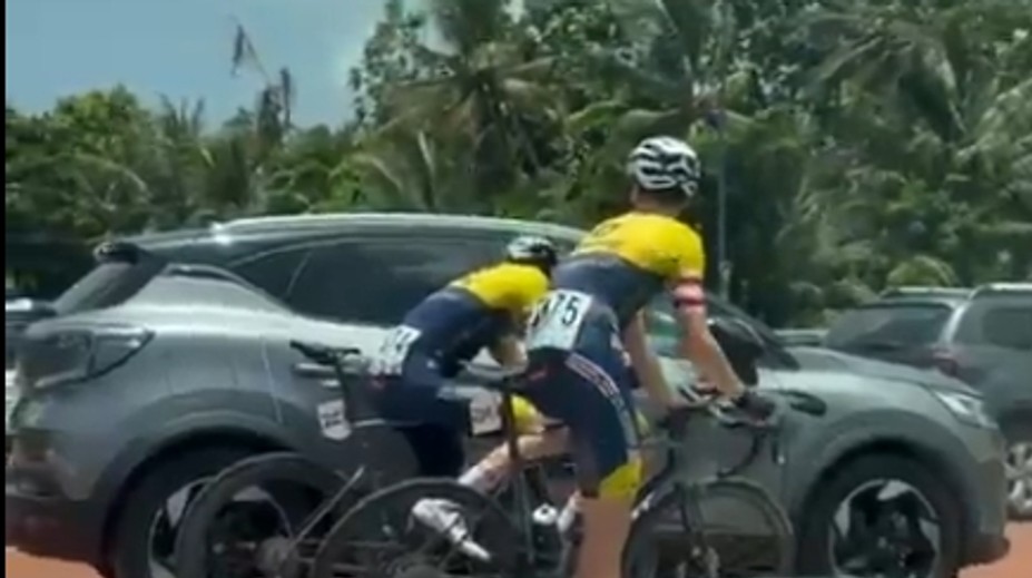 VIDEO: Skrývali sa za autom ako zlodeji. Fanúšik nachytal dvoch pretekárov pri podvode