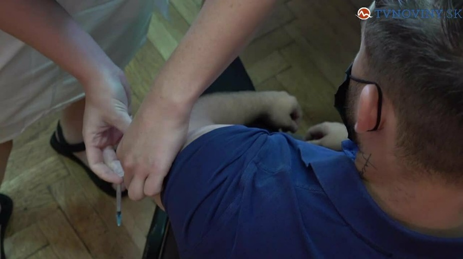 Ukrajina zavádza povinné očkovanie v určitých pracovných oblastiach