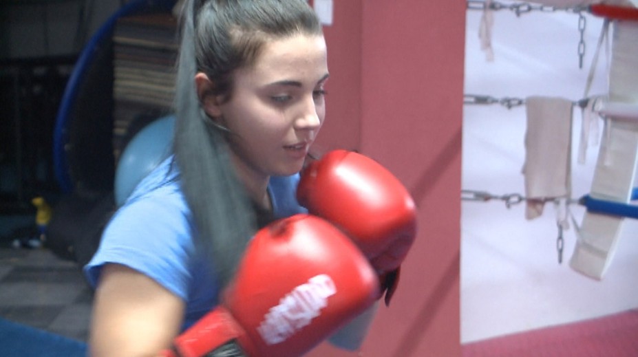 Je mladá, krásna a má tvrdú ranu. Majsterka sveta z Prešova