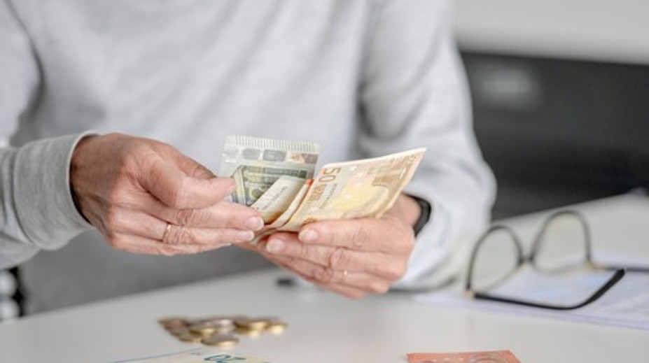 Nepríjemné porovnanie dôchodkov Slovákov. Zo súm, ktoré berú v iných krajinách, sa vám zatočí hlava