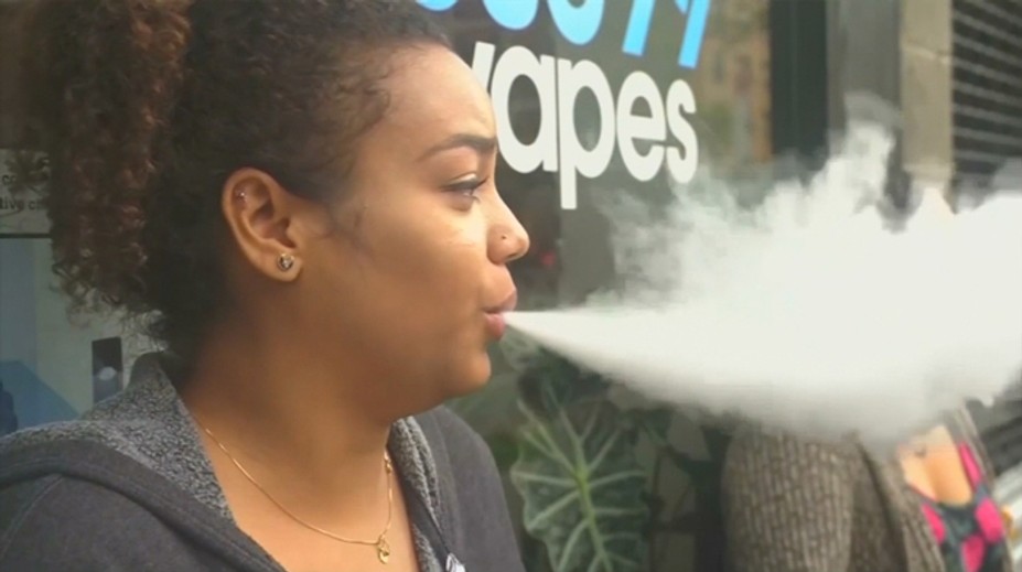 Newyorský guvernér chce zakázať príchute do elektronických cigariet