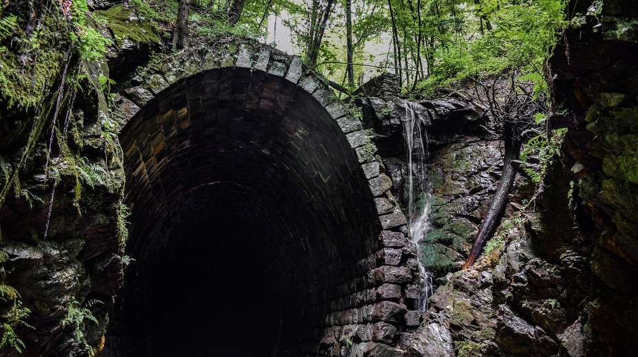 Toto je absolútna tma: Pozrite si, ako to vyzerá v strašidelnom tuneli na Gemeri