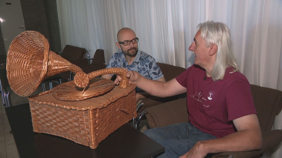 Do každého výrobku zapletá aj kus svojho srdca. Stretli sme sa s košikárom z Vrbovca