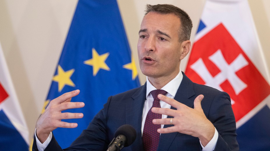 Minister Drucker dal preveriť financovanie inovačného a technologického centra vo Voderadoch