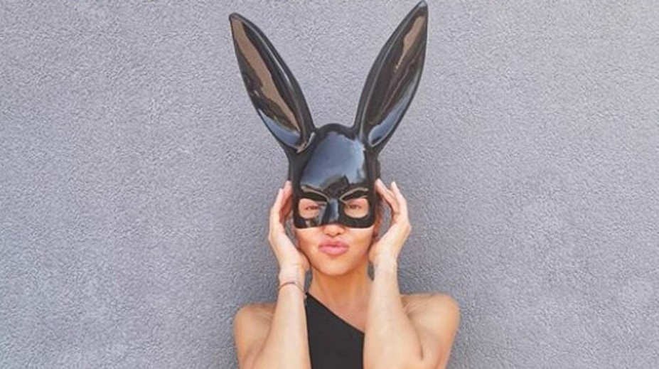 Dara ako sexy zajačica. Jej dokonalé telo má však konkurenciu