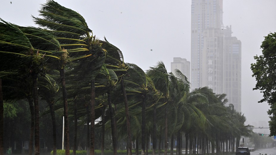 VIDEO: Slovák uviazol na letisku vo Vietname, zúri tam supertajfún
