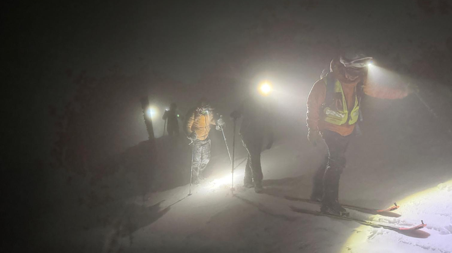 Mladí turisti uviazli v mrazivej pasci Tatier. Hore sa mení každý krok na boj o život, varujú záchranári