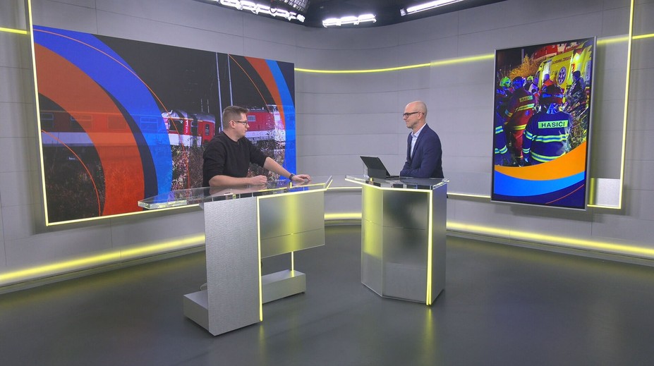 Náš redaktor bol na mieste nešťastia: Lokomotíva bola ohnutá do tvaru písmena C a vagóny boli pokrčené ako papier