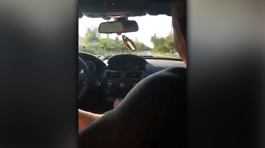 VIDEO: Šialená jazda skončila vletením do záhrady. Zomrelo dieťa i tehotná žena