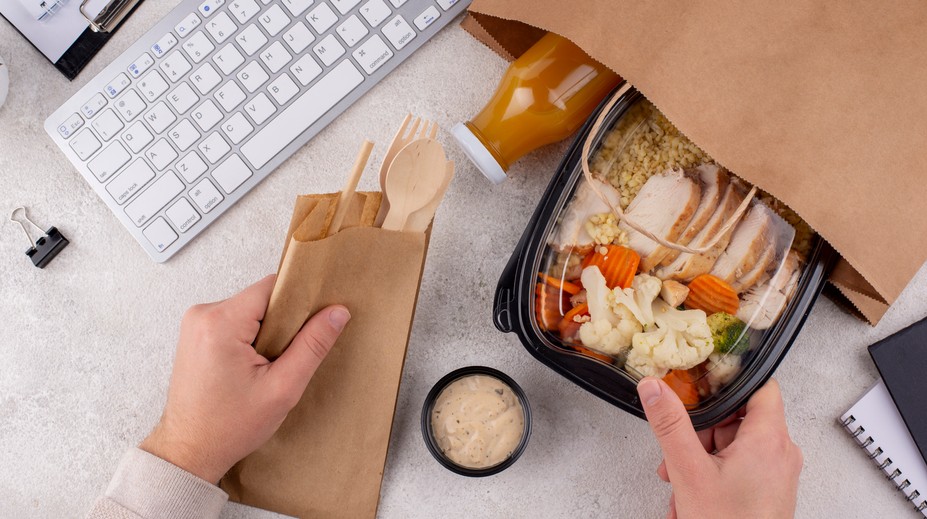 Za obedy platíme viac, no máme ich menej. Dve tretiny ľudí dostávajú len minimálne stravné