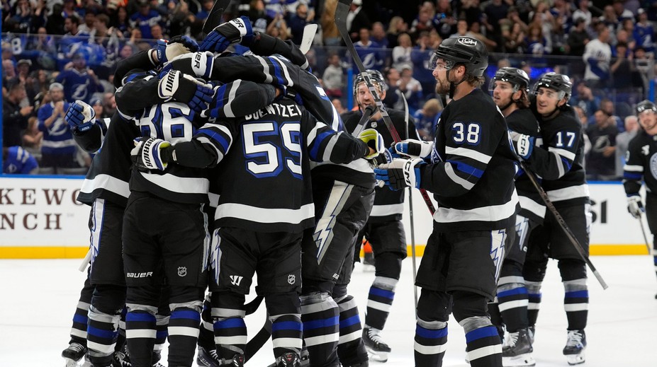 VIDEO: Nikita Kučerov pokoril magickú hranicu, Tampa Bay ukončila sériu prehier. Vegas prvýkrát naprázdno