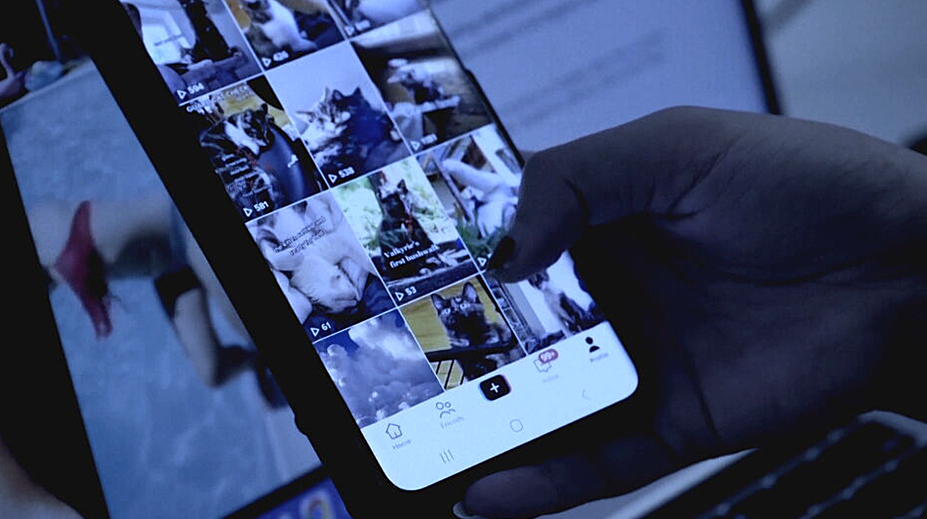 „Skrolovanie“ videí má vplyv na naše zdravie. Začína sa to ako zábava, môže sa rýchlo zmeniť na návyk