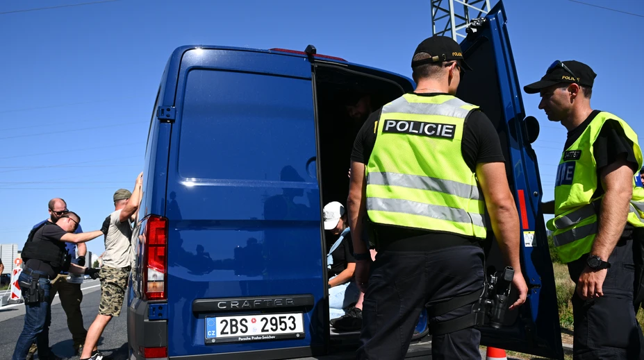 Hranice s Českom opäť pod kontrolou. Zastavovali autá, dodávky aj kamióny