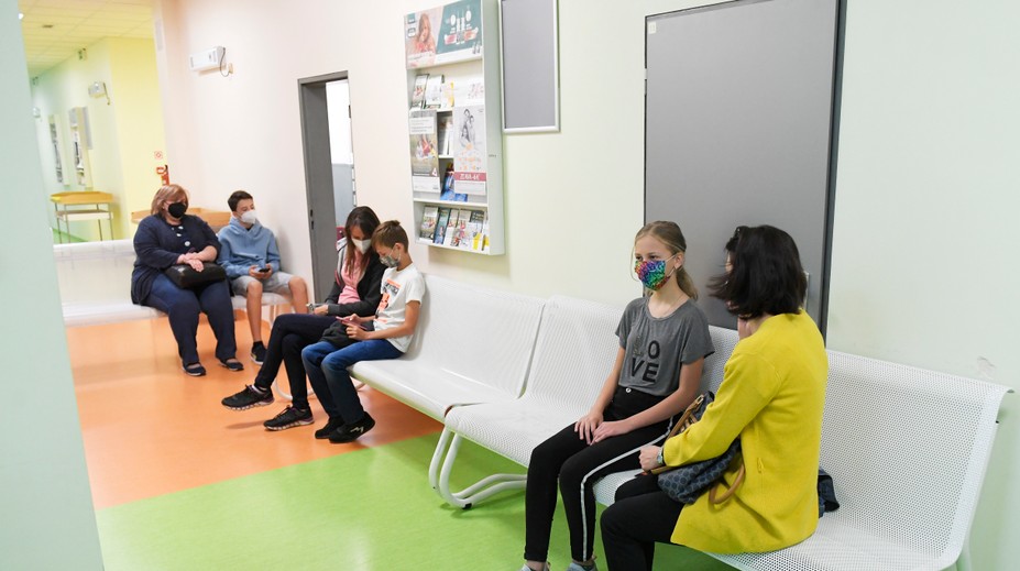 Európou sa rýchlo šíri vírusové ochorenie. Nakaziť sa môžete, aj keď chorý už nie je v miestnosti