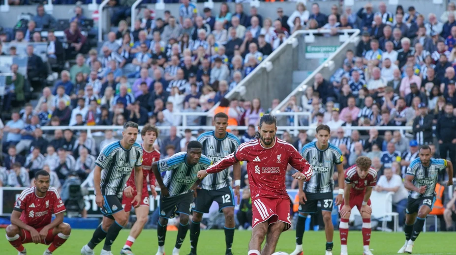 Premier League: Liverpool v infarktovom závere zachraňoval remízu. Manchester City v nadstavení dovŕšil obrat
