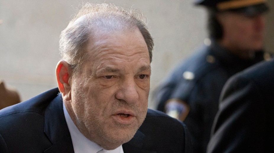 Weinstein sa odvolal proti rozsudku, ktorý ho poslal na roky za mreže