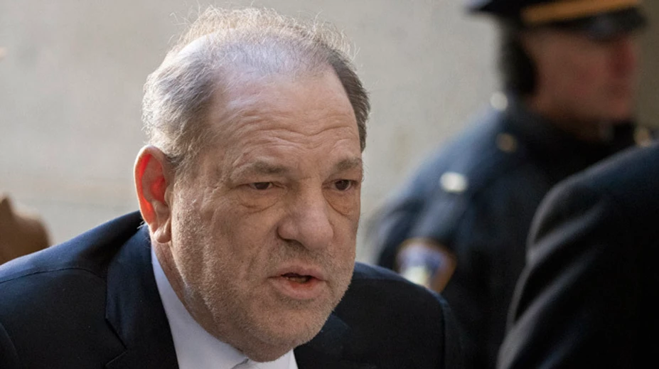 Weinstein sa odvolal proti rozsudku, ktorý ho poslal na roky za mreže