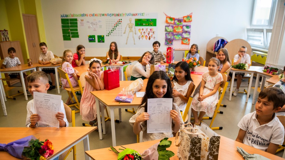 Vysvedčenia sú odovzdané, začínajú sa prázdniny. Školy a žiaci majú za sebou špecifický školský rok