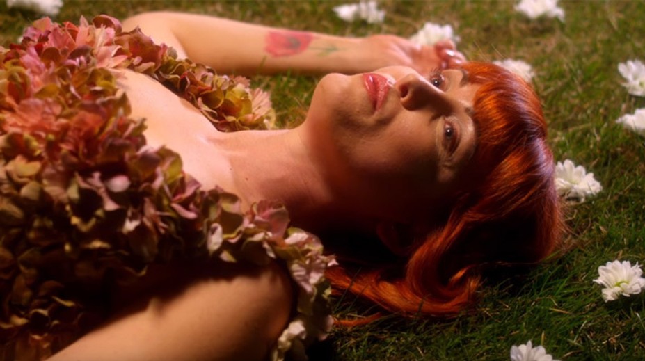 Barbora Bloom v novom klipe: Odovzdáva krásny a silný odkaz