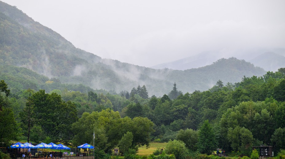 Zrážky, hmly aj ochladenie. Babie leto je zatiaľ v nedohľadne