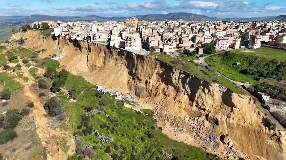 FOTO+VIDEO: Vedcov nebrali vážne. Na Sicílii sa zopakovala tragédia ako pred 235 rokmi