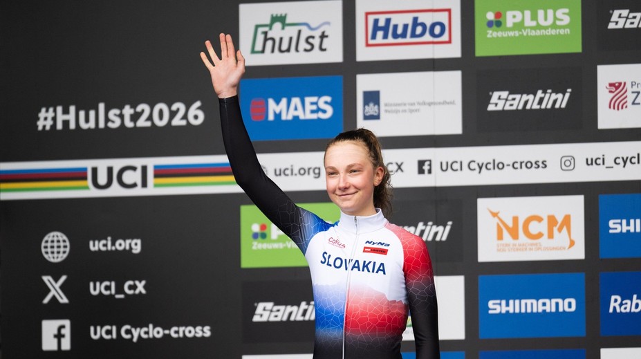 Ušla jej len víťazka Tour de France. Skvelá Chladoňová po parádnom výkone na pódiu a v bielom drese