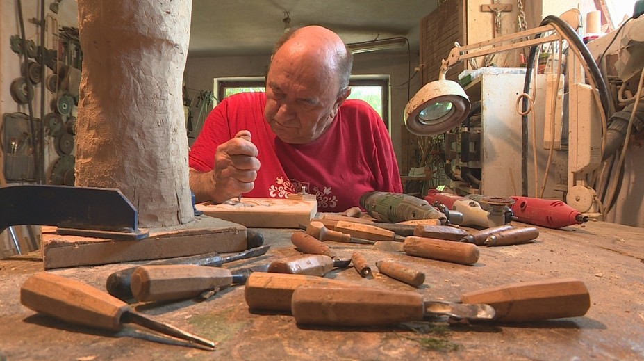 Umelecký talent objavil po ťažkom úraze. Jaroslavove diela ocenili už aj v zahraničí