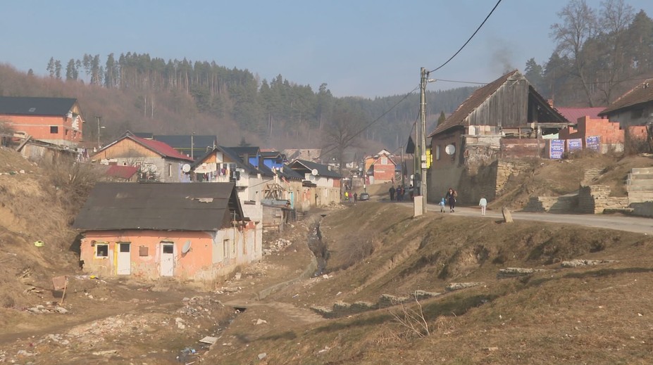 Vláda dá miliardu na riešenie problémov Rómov. Za desiatky miliónov budú vysádzať stromčeky a v pláne je aj mediálny dom