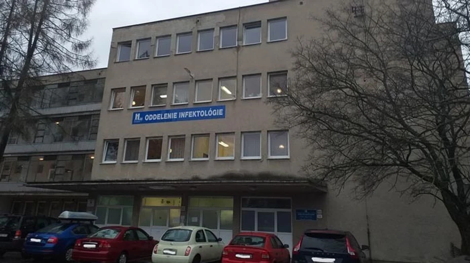 Pacienti s covidom doplatili na staré priestory. Voda zatopila pavilón v banskobystrickej nemocnici