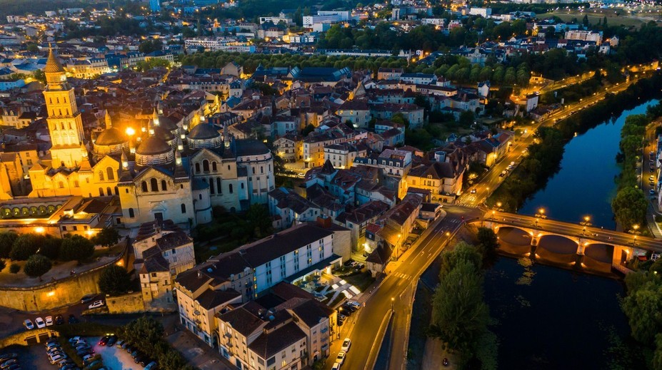 Kostolné zvony zvonili celú noc bez prestávky. Obyvatelia mali zlé tušenie