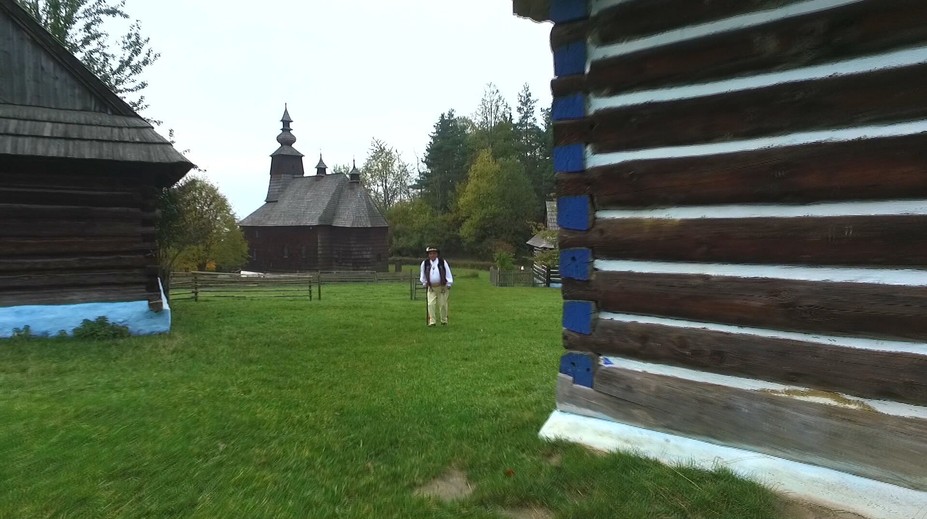 Chalupy a kostol putovali do Starej Ľubovne dokonca aj legendárnym trabantom. Najmladší skanzen Slovenska oslavuje