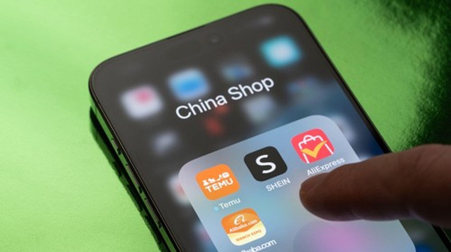 Čínske trhoviská ovládli európsky trh. Expert upozorňuje na veľké riziká pre deti