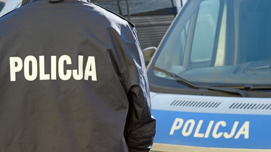 Susedia mali vidieť už len zakrvavené okno. Muž dobodal partnerku vo Varšave, malo ísť o Slovákov