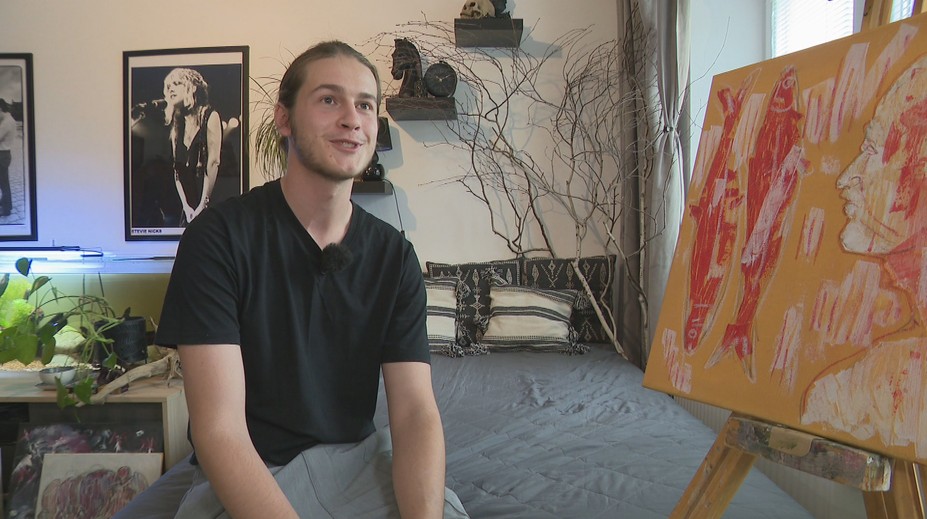 Maľuje, píše básne a doma má malú zoo: Umelec upozorňuje, že jeho výtvory nie sú pre každého