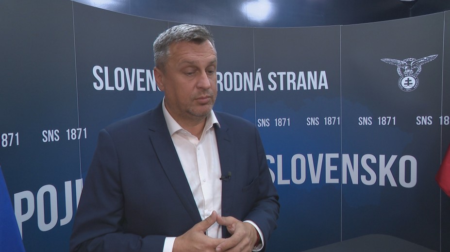 Šéf SNS chce zmeniť systém volebných krúžkov. Volá po sprísnení pravidiel, vlastný návrh by mu však nepomohol