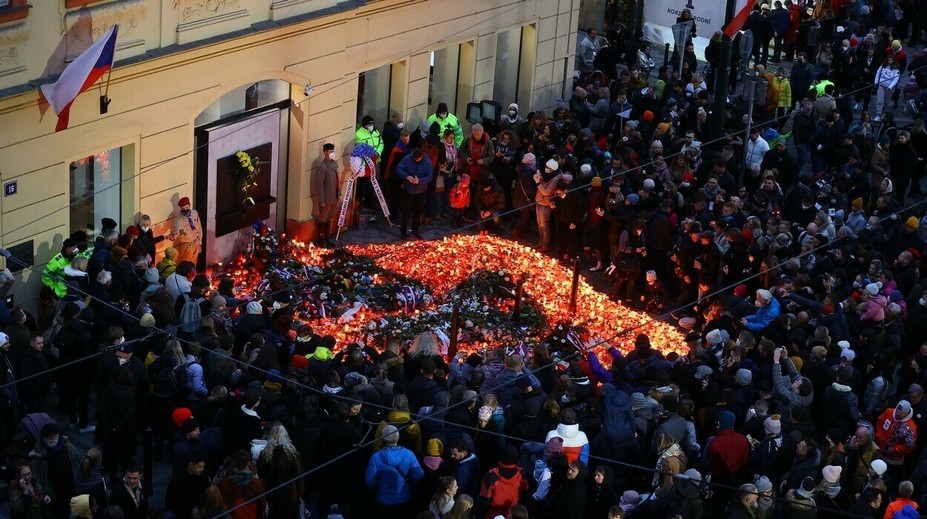 Česko oslavovalo '89 veľkolepo, a to aj napriek pandémii. Nesmrteľnú pieseň zaspievala Slovenka