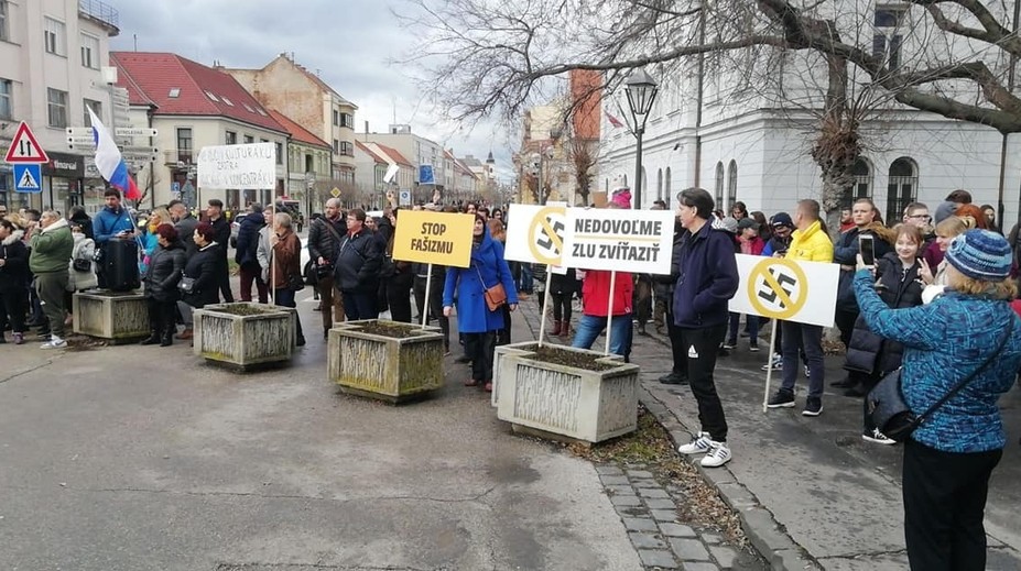 Zhromaždenie prívržencov ĽSNS sa v Trnave nezaobišlo bez agresívnych konfliktov
